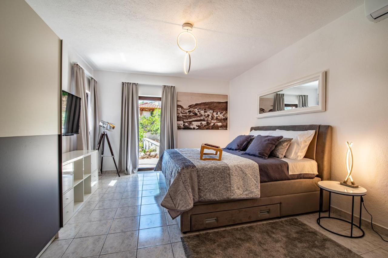 Villa Kadena - Luxury Seaside Villa With Private Heated Pool Selca  Εξωτερικό φωτογραφία