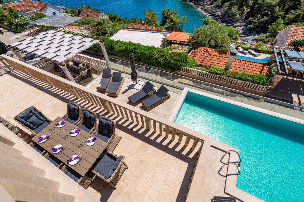 Villa Kadena - Luxury Seaside Villa With Private Heated Pool Selca  Εξωτερικό φωτογραφία